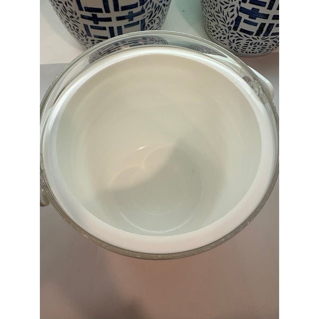 Vintage Lucite Ribbed Honeycomb Ice Bucket With Removable Insert For Sale - Image 10 of 13