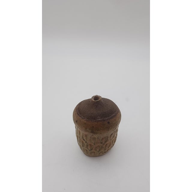1970s MCM Textured Studio Pottery Bud Vase in Earth-Tone Glaze For Sale In Philadelphia - Image 6 of 9