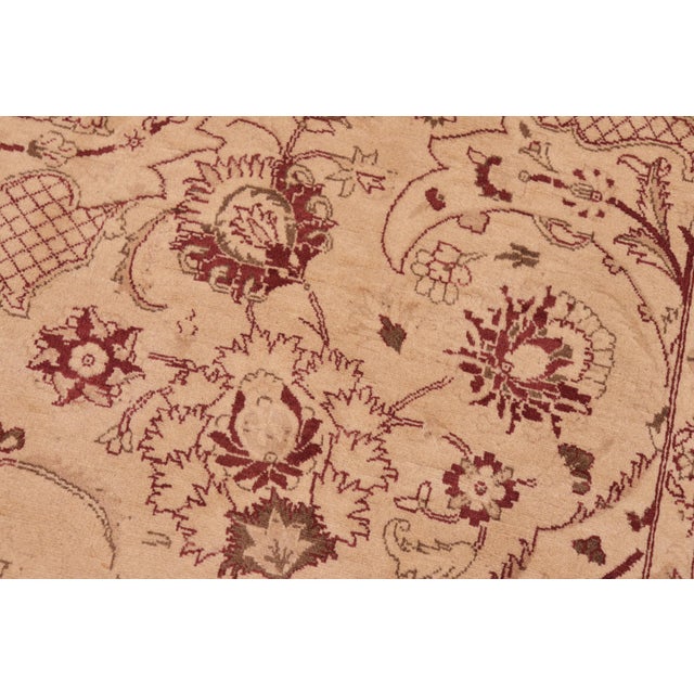 Shabby Chic 1990's Agra Pak-Persian Tan/Red Wool Rug - 8'2'' X 10'4'' For Sale - Image 4 of 9