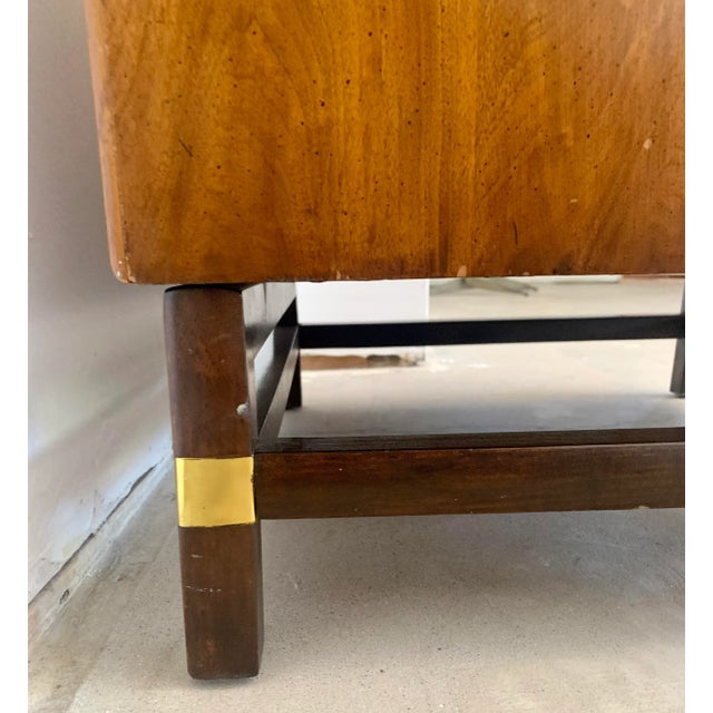 1960s Mid-Century Modern Tung-Si End Table on Stand by Hickory For Sale - Image 5 of 9