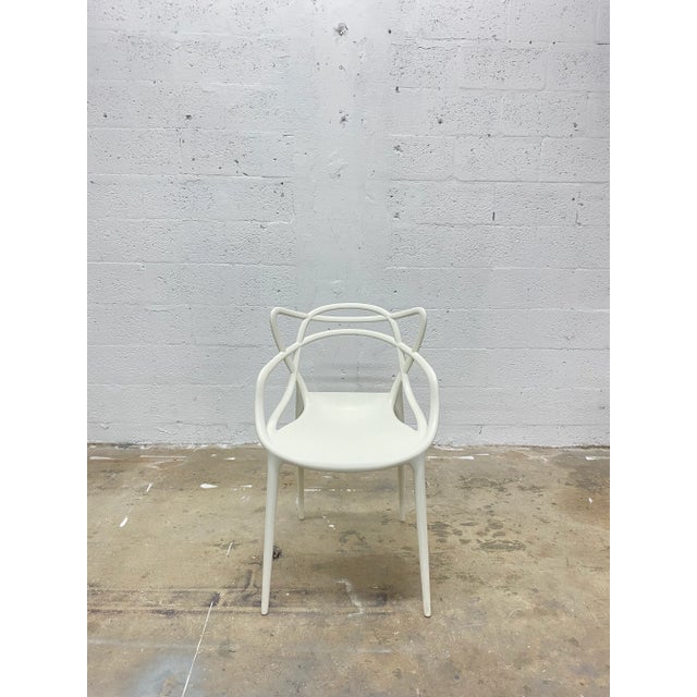 Mid-Century Modern Philippe Starck & Eugeni Quitllet White Masters Chairs for Kartell - a Pair For Sale - Image 3 of 13