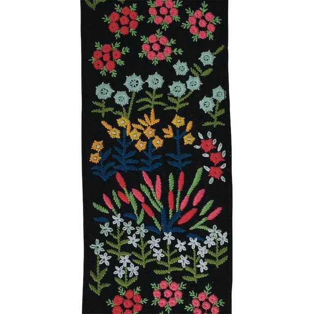 With a profusion of flowers, each rendered in a different embroidery technique, this optimistic tape is like a delightful...