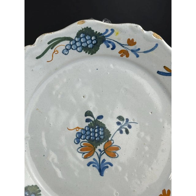 French Faience Plate with Polychrome Grapevine Decoration from La Rochelle, 18th Century For Sale - Image 4 of 9