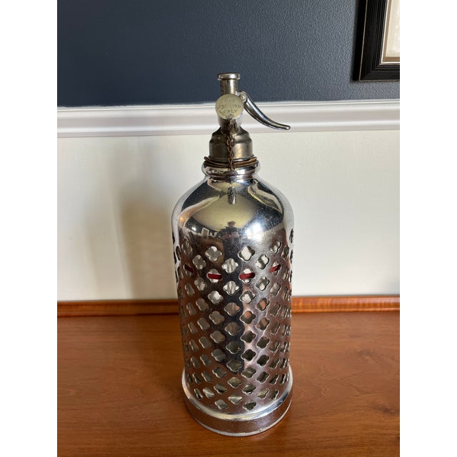 Take a sip of history with this authentic Sparklets Soda Syphon. Type D "De Luxe model, " produced between 1946-1955....