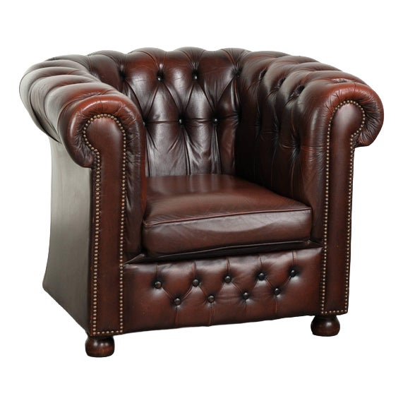 English Cowhide Chesterfield Club Lounge Chair For Sale