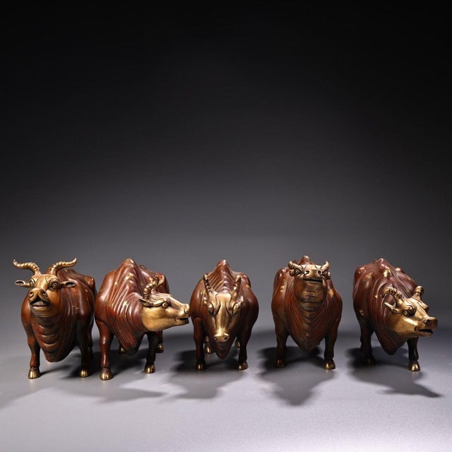 Traditional Late 20th Century Set of 5 Gilt Bronze Ox Figures With Splashed Gold Decoration For Sale - Image 3 of 10