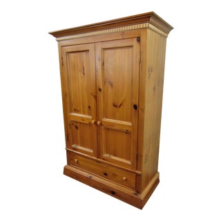 Habersham Plantation Country Style Pine Linen Press For Sale