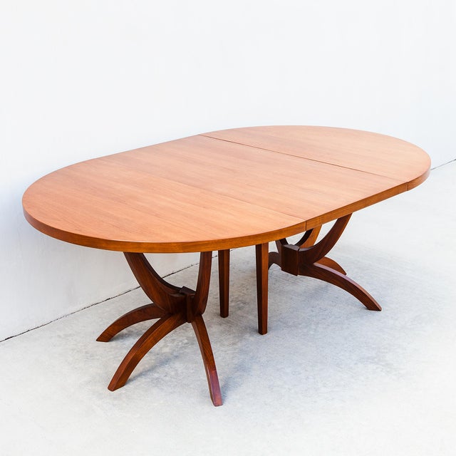 Monumental Mid Century Modern Expandable Pedestal Base Dining Table in Walnut For Sale - Image 9 of 15