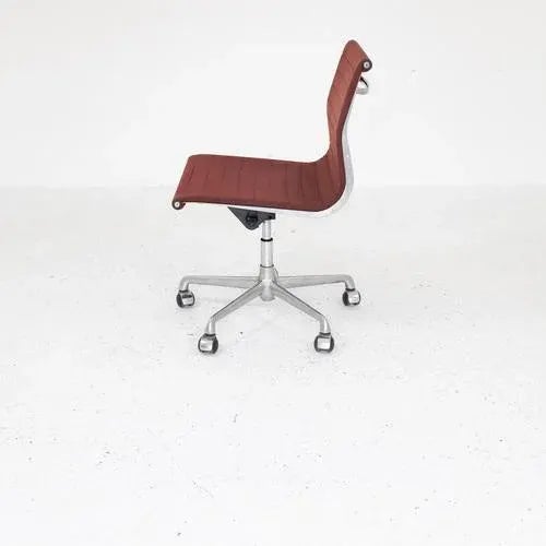Office Chair by Charles & Ray Eames for ICF, 1980s For Sale - Image 3 of 13