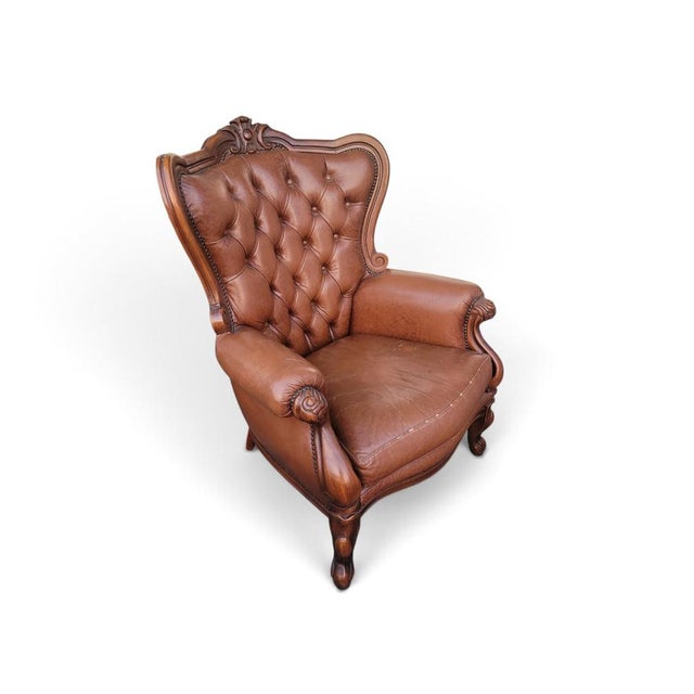 French Louis XV Style Chair in Carved Walnut and Patinated Leather, 1890s For Sale - Image 4 of 18