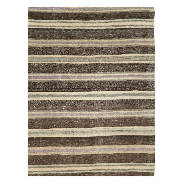Galerie Shabab Collection Mid-20th Century Handmade Turkish Flat-Weave Kilim Rug in Charcoal and Cream For Sale - Image 4 of 10
