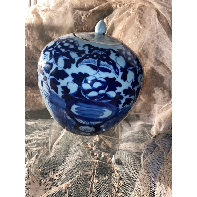 19th-Century Chinese Blue and White Porcelain Ginger Jar With Floral Motifs. For Sale - Image 10 of 12