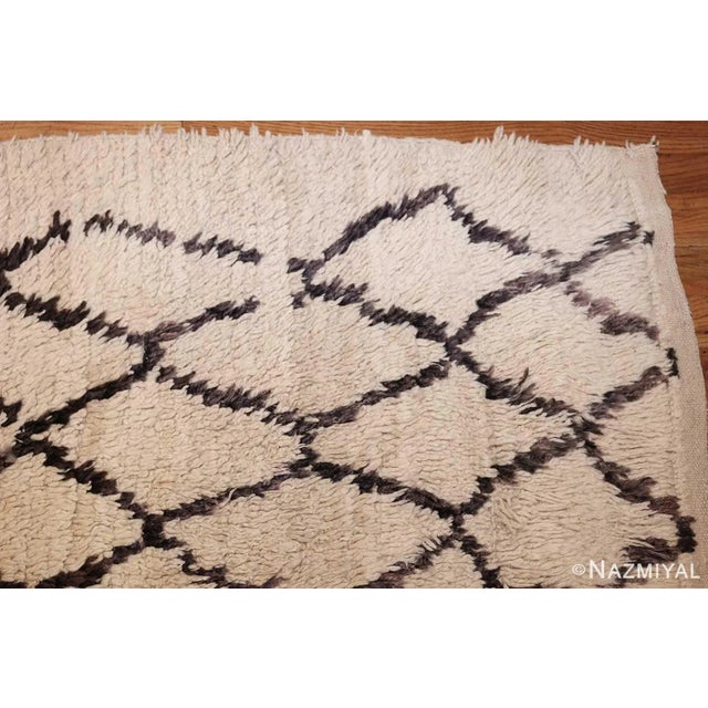 Nazmiyal Collectin Vintage Shag Berber Moroccan Beni Ourain Rug For Sale - Image 4 of 7