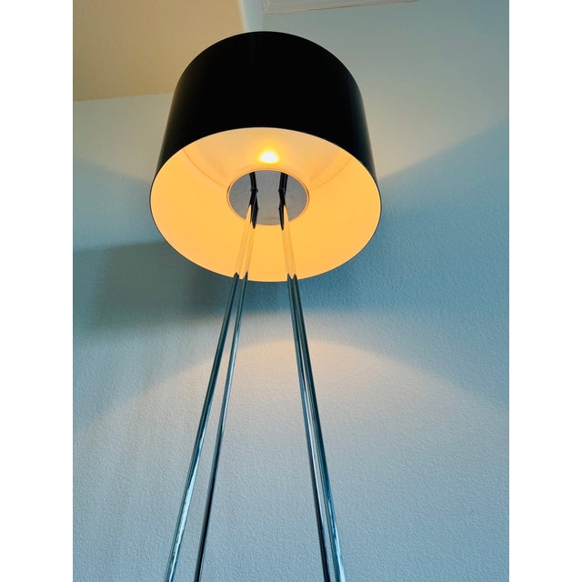 Contemporary Flos Black Metal Floor Lamp – Modern Italian Design For Sale - Image 3 of 5