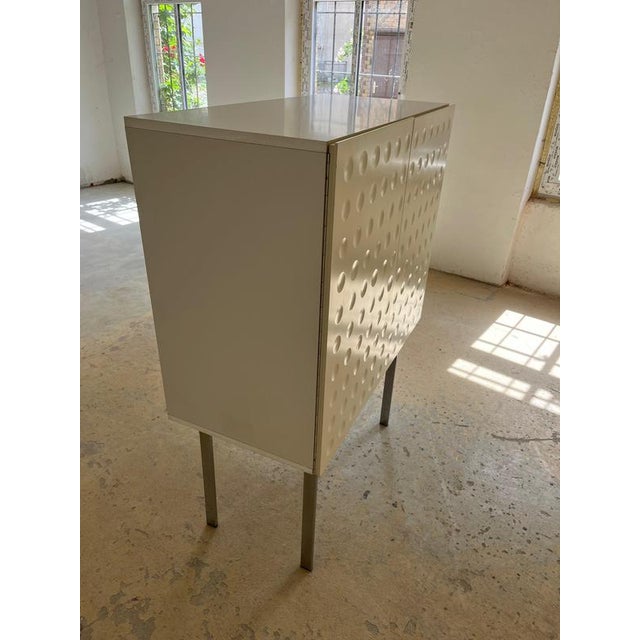 White Highboard with Circular Relief Pattern and Minibar from Belgium For Sale - Image 10 of 11
