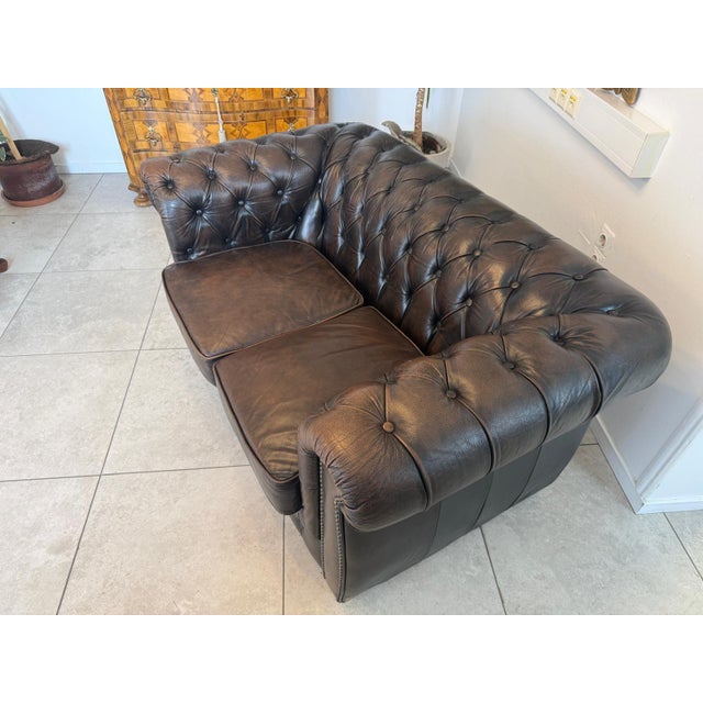Chesterfield Two-Seater Club Sofa in Brown, Austria For Sale - Image 4 of 14
