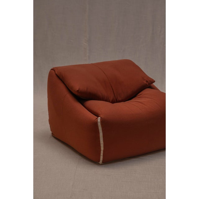 This exceptional ‘Plumy’ easy chair, designed by the celebrated French designer Annie Hiéronimus for Ligne Roset, is a...
