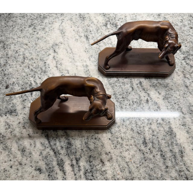 Early 20th Century Early 20th Century Animalier-Style Bronzed Hunting Dog Sculptures or Bookends – Pair For Sale - Image 5 of 17