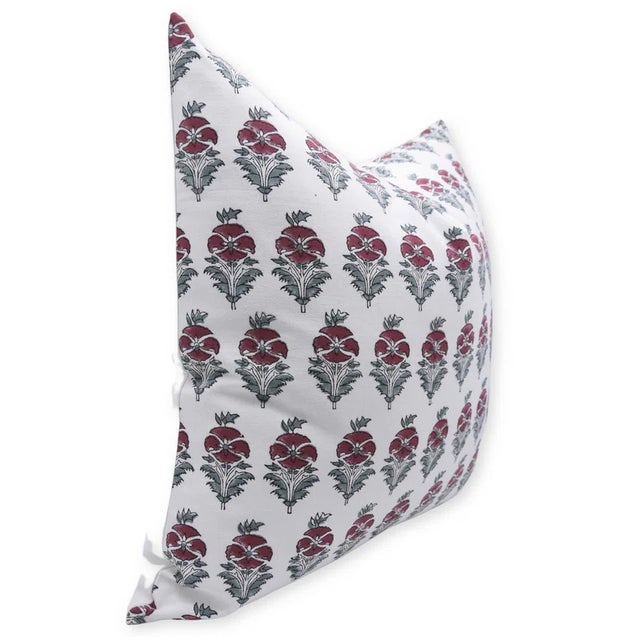 Add a touch of artisanal elegance to your home with this block print handmade cushion cover. Made from thick white cotton,...