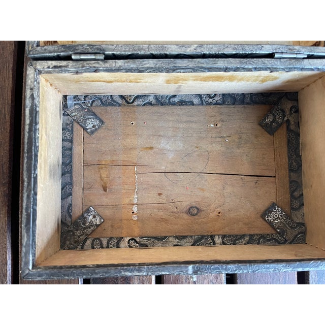 Workaday Handmade 1960s Mid Century Handmade Silver Repousse Geometric Jewelry Box For Sale - Image 4 of 7