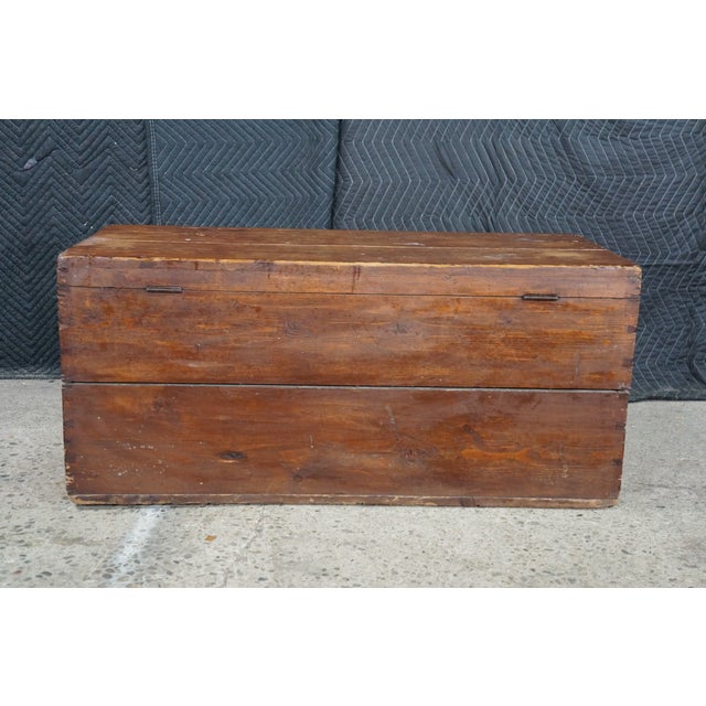 Antique Primitive Pine Blanket Chest Steamer Storage Trunk Coffee Table Dovetail For Sale - Image 13 of 18