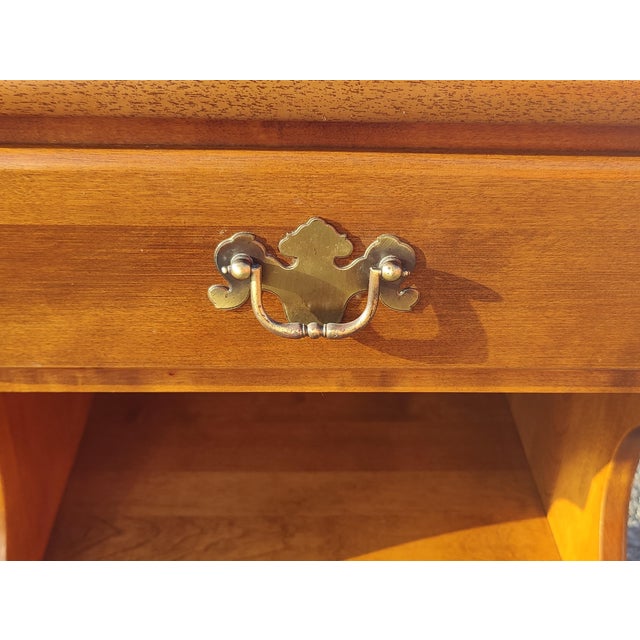 Mid 20th Century Mid 20th Century Ethan Allen Baumritter Heirloom Nutmeg Maple Colonial Early American Nightstand For Sale - Image 5 of 9