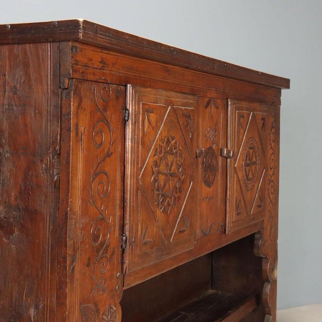 Early 19th Century Walnut and Chestnut Sideboard, Spain For Sale - Image 4 of 14