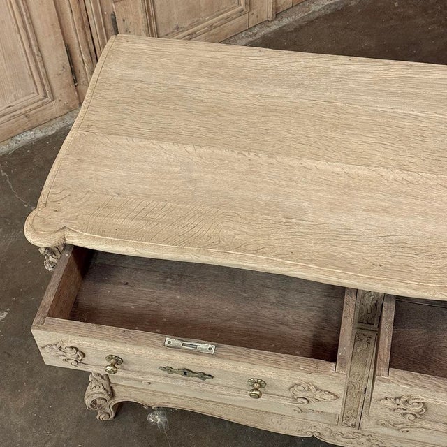 19th Century French Louis XV Low Buffet ~ Credenza in Stripped Oak For Sale - Image 16 of 18