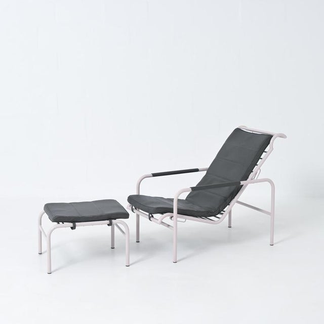 The genni lounge chair was designed in 1935 by gabriele mucchi. Around the 1980s re-editions of the design were...