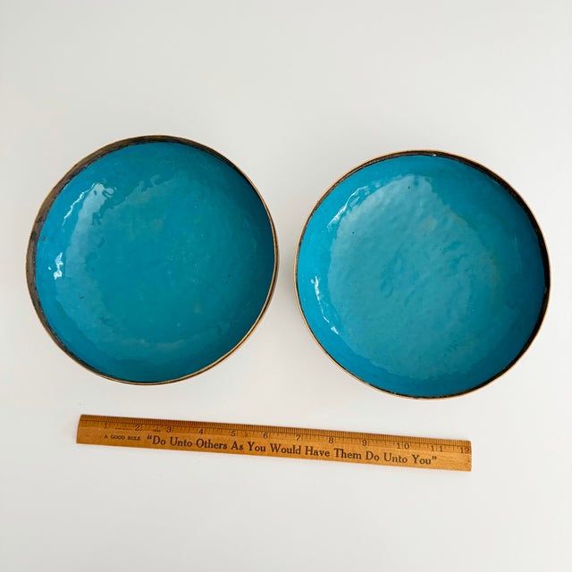 White Antique Cloisonne Enamel Circular Box- 7 Inch Diameter For Sale - Image 8 of 12