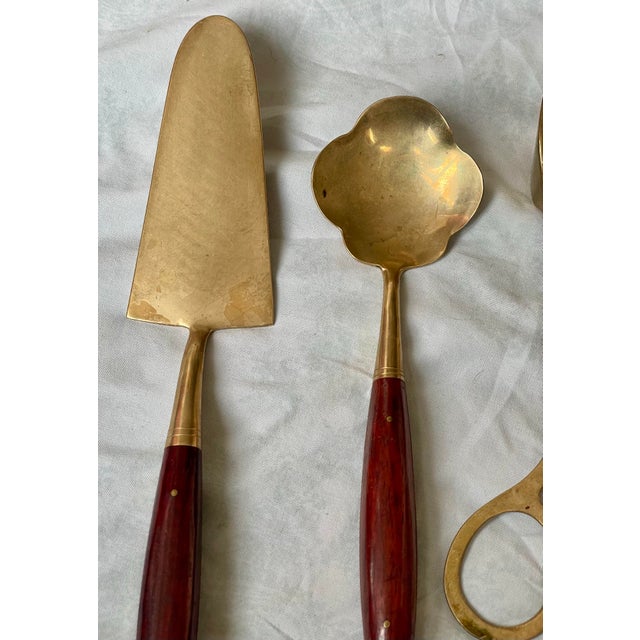 Mid-Century Modern Mid 20th Century Rosewood & Brass Flatware 5 Serving Pieces Tongs Pie Bonbon Spoon Cheese Knife For Sale - Image 3 of 12