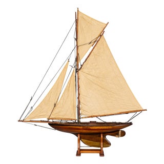Large Vintage English Gaff Rigged Pond Yacht, 1930 For Sale