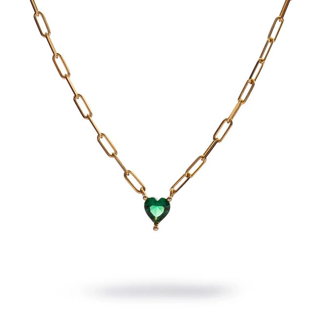 Contemporary Emerald Heart Minimalist Gold Necklace For Sale - Image 3 of 9