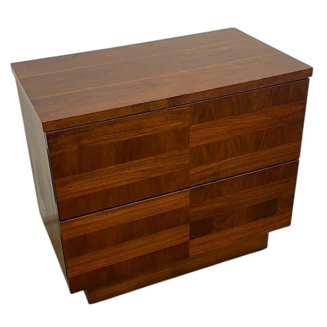 Mid-Century Modern Vintage Mid-Century Modern Two-Drawer Nightstand With Book-Matched Wood Grain. For Sale - Image 3 of 10