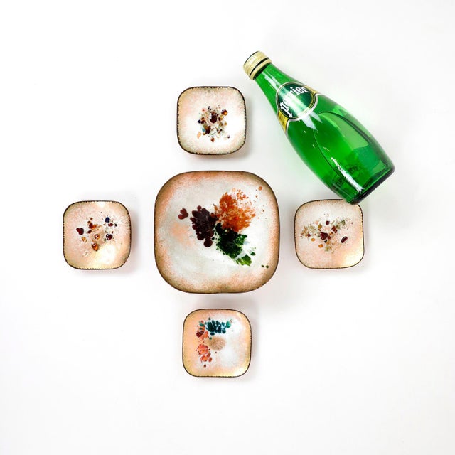 Vintage German Art Enamel Dishes by Kunts Emaille - Set of 5 For Sale - Image 4 of 5