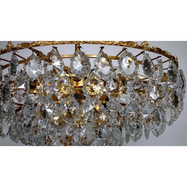 Beautiful chandelier, which has an impressive design off and throws very nice light even when the condition is switched on...