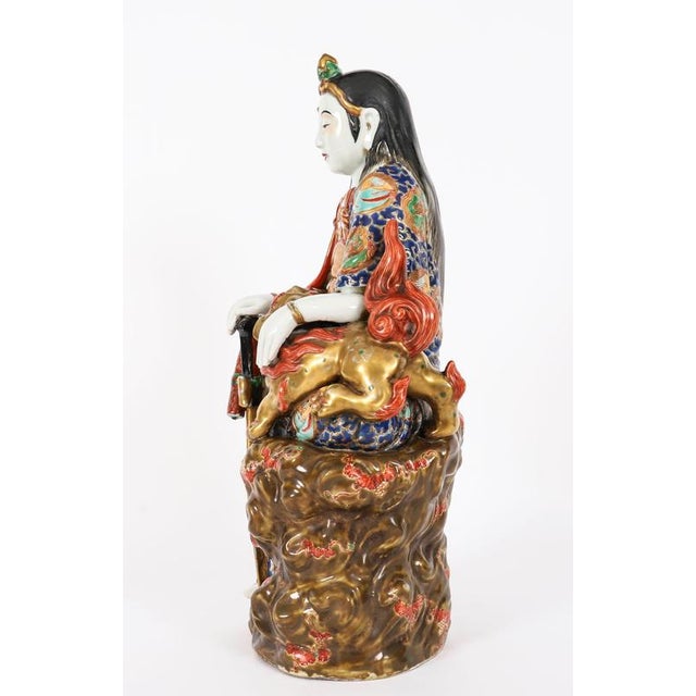 Antique 19th Century Japanese Meiji Kutani Guanyin Sculpture in Porcelain For Sale - Image 11 of 18
