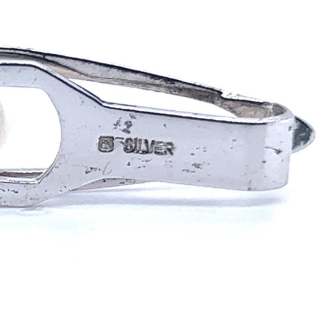 Contemporary 1990s Mikimoto Estate Akoya Pearl Men Tie Clip Silver 7 mm For Sale - Image 3 of 5