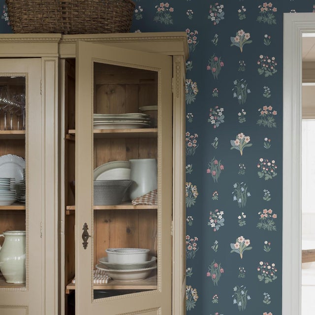 English Ängsflora by Boråstapeter Wallcovering In Spruce For Sale - Image 3 of 4
