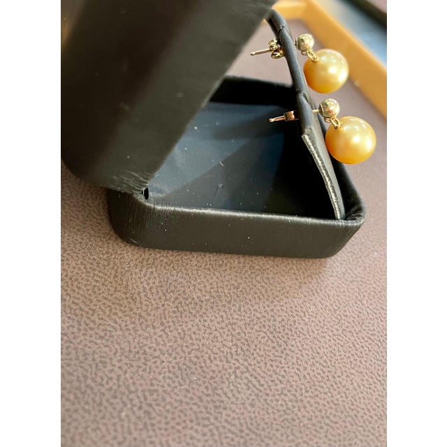 Contemporary Golden South Sea Pearl Dangling Earrings 14 Karat Yellow Gold For Sale - Image 3 of 18
