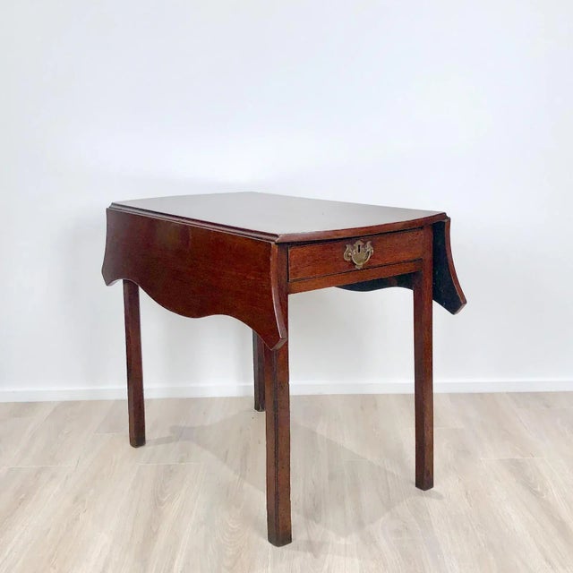 A Late 18th-Century English Mahogany Serpentine Pembroke Table, Circa 1780. For Sale - Image 9 of 9