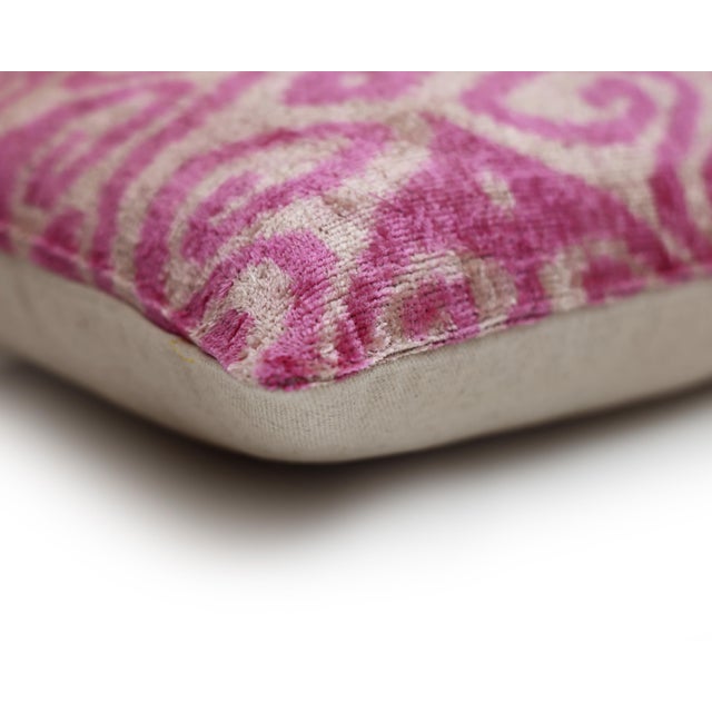 Mid-Century Modern Rose Silk Velvet Pillow 16x24 Handmade Luxury Lumbar Cushion For Sale - Image 3 of 9