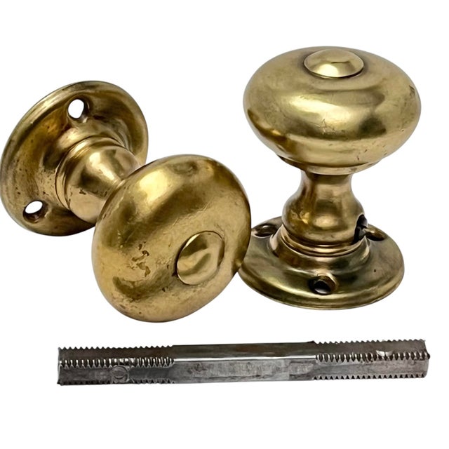 1930s 1930s American Cast Brass Art Deco Door Knobs W/ Rosettes. A Pair For Sale - Image 5 of 7