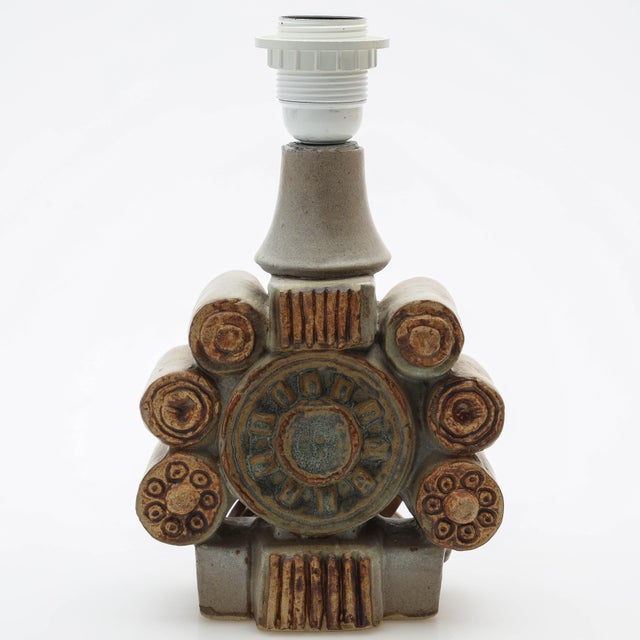 Bernard Rooke ceramic table lamp England 1960, monogram signed. Without lampshade. Height : 27 cm including socket, depth...