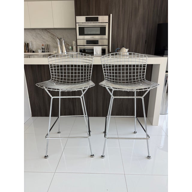 Knoll Harry Bertoia Bar Stools for Knoll | Polished Chrome | Set of 2 For Sale - Image 4 of 15