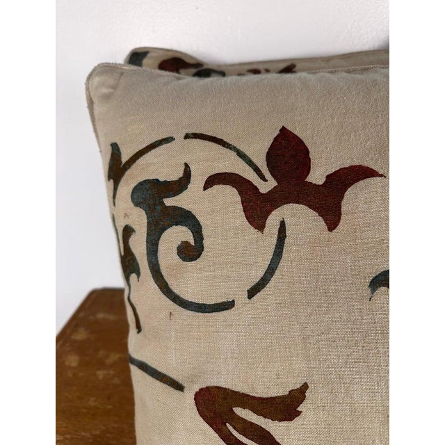Pair of Nomi Stenciled Linen Pillows For Sale - Image 4 of 6