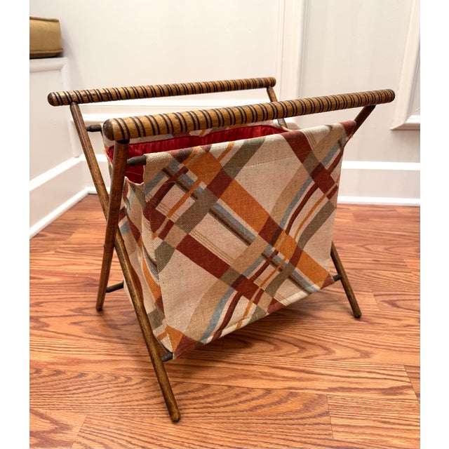 1970s Vintage Mid-Century Modern Boho Chic Collapsible Sewing Basket/Magazine Rack For Sale - Image 5 of 12