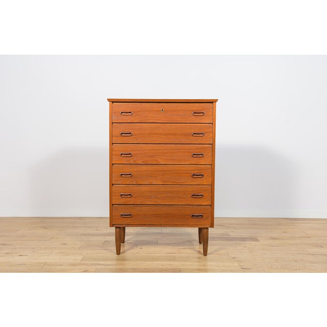 The dresser has undergone a comprehensive carpentry renovation. The dresser has been cleaned of the old coating, painted...