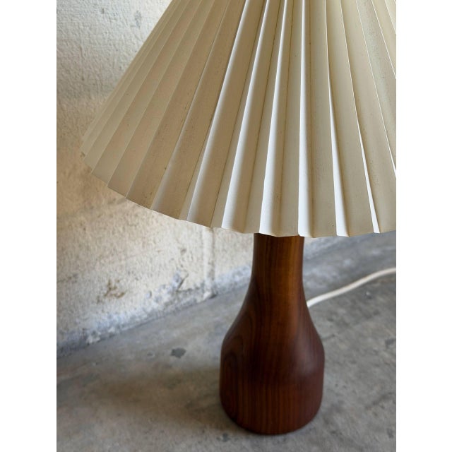 1960s 1960s Teak Beige Table Lamp With Pleated Shade Accent Lighting Danish Mid-Century Modern For Sale - Image 5 of 10