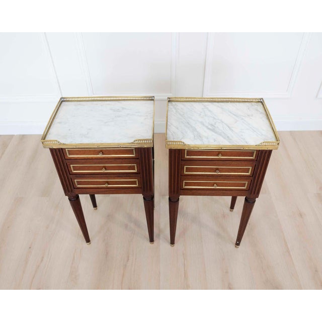 French Pair of French 20th Century Louis XVI Style Marble-Top Bedside Tables For Sale - Image 3 of 9